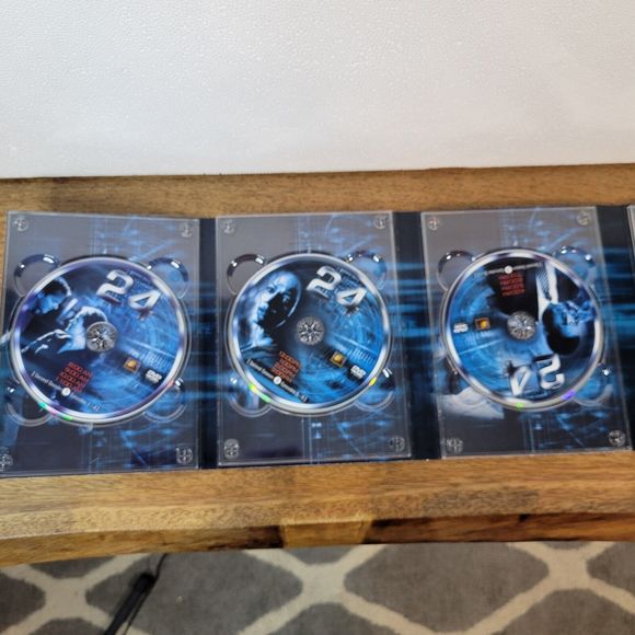 24 Series DVD Seasons 1-4, Kiefer Sutherland Jack Bauer  USA - Picture 13 of 16